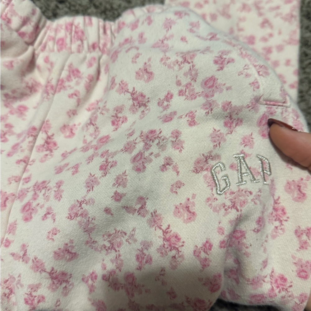 LoveShackFancy x GAP Kids Soft Fleece Floral Jogger - Picture 4 of 6